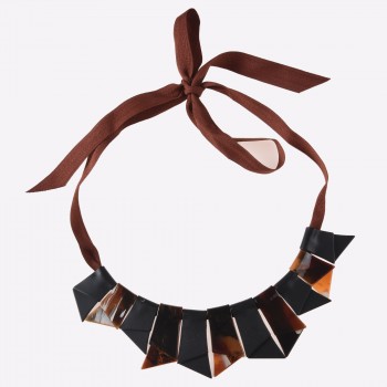 COLLANA IN RESINA